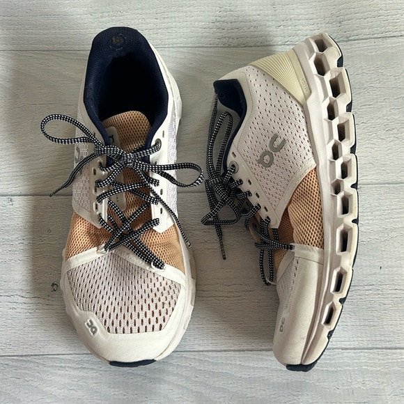 On Running Shoes - On Running Cloudstratus Neutral Running Shoes Sz W6.5